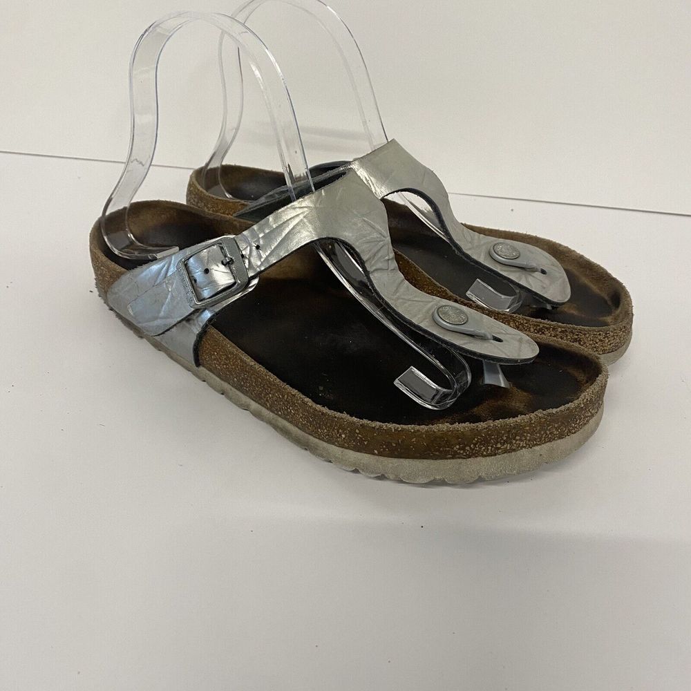 Birkenstock Sandals Women  8-8.5 /EU 39 Silver Patent Leather Thong Strap 3860